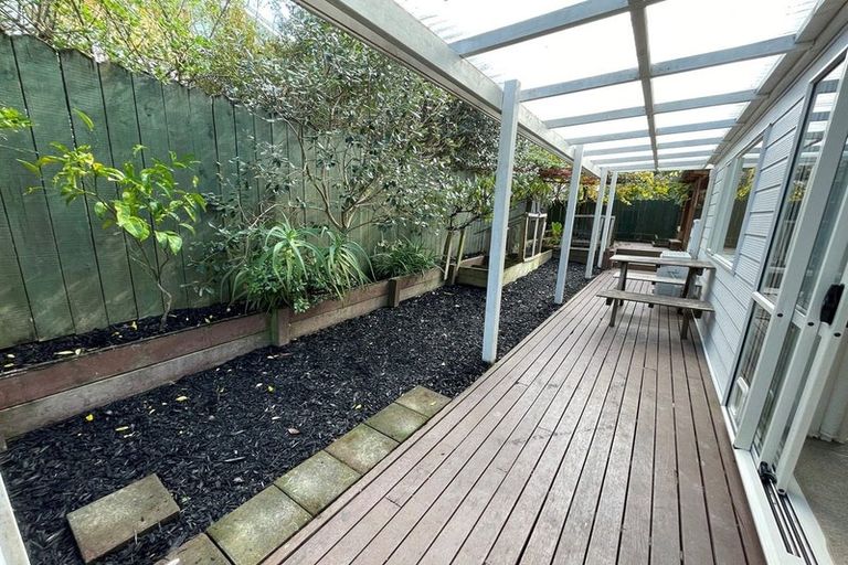 Photo of property in 10 Granville Drive, Massey, Auckland, 0614