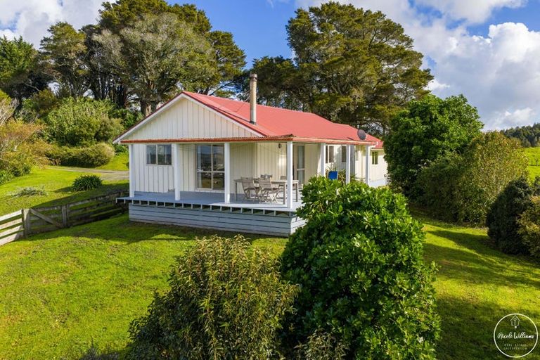 Photo of property in 24 Totara Rise, Maungaturoto, 0588