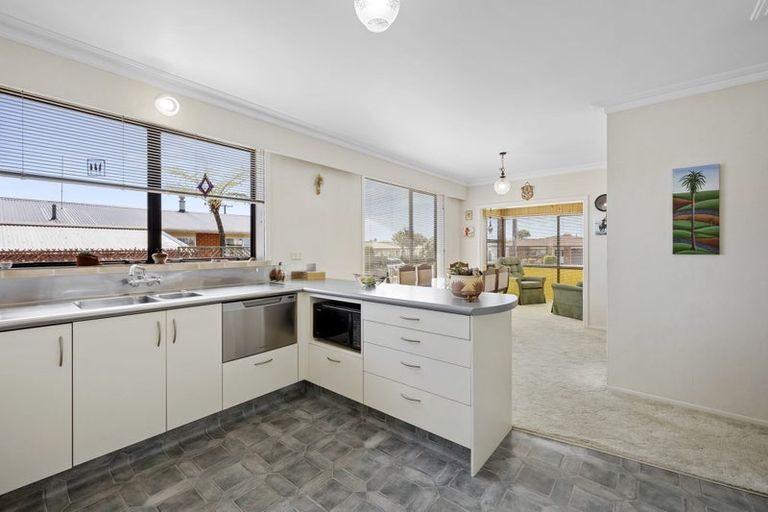 Photo of property in 230 Mangorei Road, Merrilands, New Plymouth, 4312