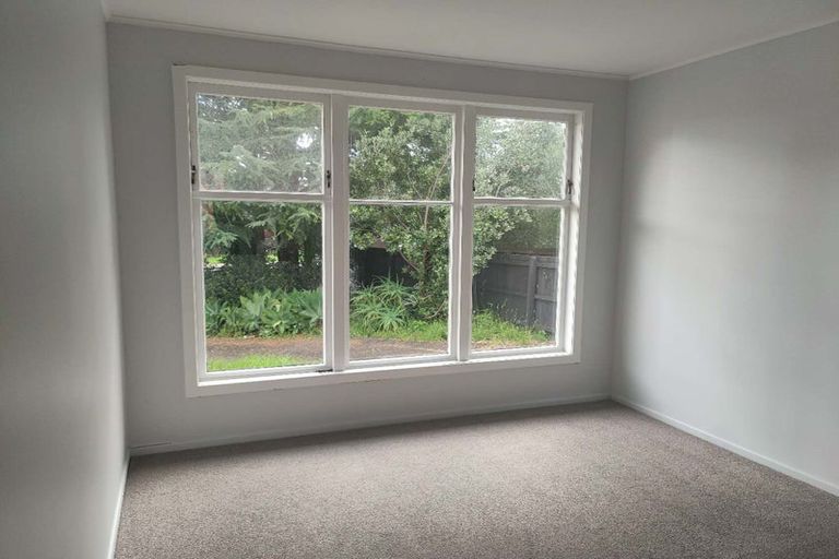 Photo of property in 38 Kervil Avenue, Te Atatu Peninsula, Auckland, 0610