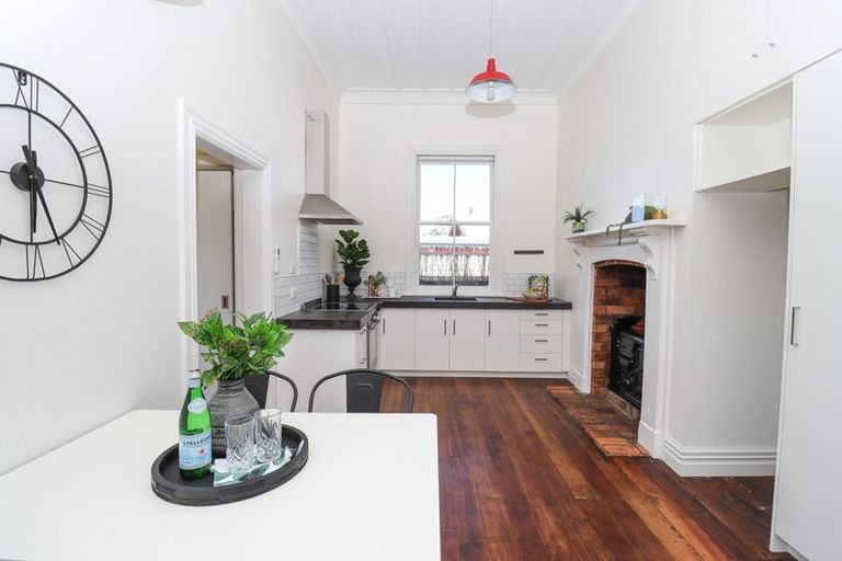 Photo of property in 9 Perrin Place, Kelvin Grove, Palmerston North, 4414