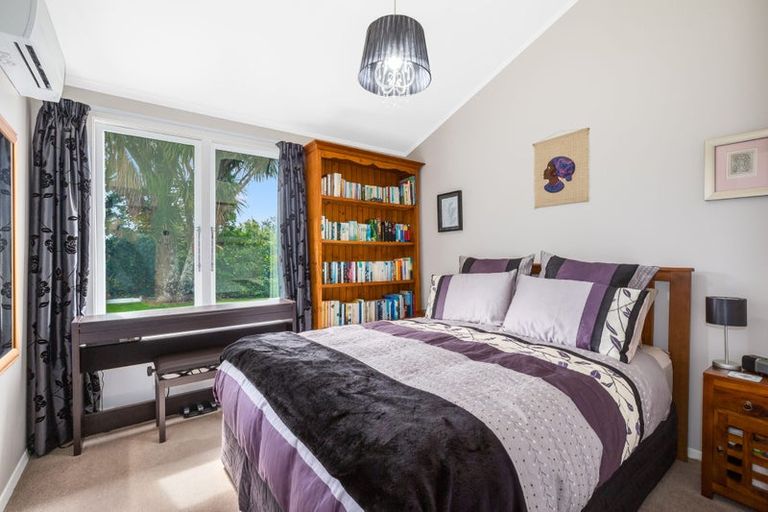 Photo of property in 51 Howard Road, Point Howard, Lower Hutt, 5013