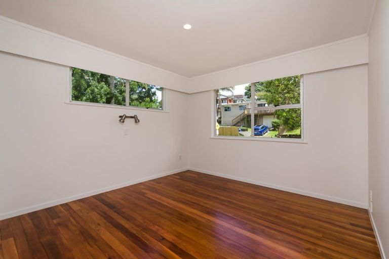 Photo of property in 13 Normanton Street, Glenfield, Auckland, 0629