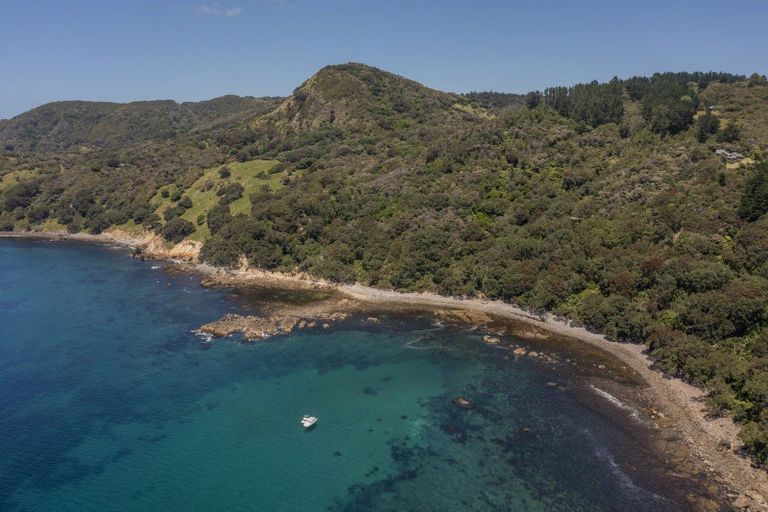 Photo of property in 595 Boat Harbour Road, Whenuakite, Whitianga, 3591