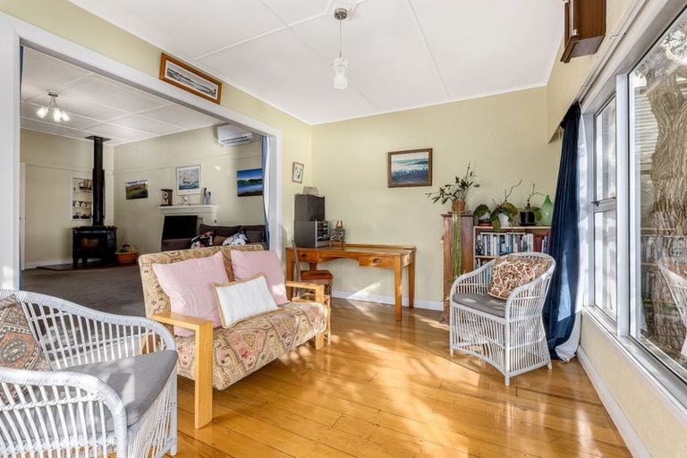 Photo of property in 61 Bayview Road, Paremata, Porirua, 5024