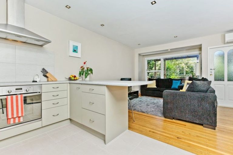 Photo of property in 4/106 Nile Road, Milford, Auckland, 0620
