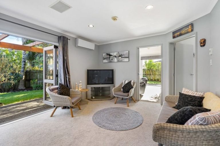 Photo of property in 28 Jelas Road, Red Beach, 0932