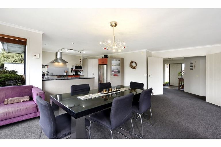 Photo of property in 10 Hollybush Drive, Brightwater, 7022