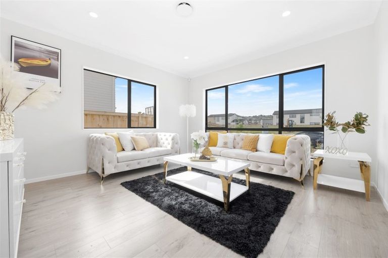 Photo of property in 96 Ksenia Drive, Flat Bush, Auckland, 2019