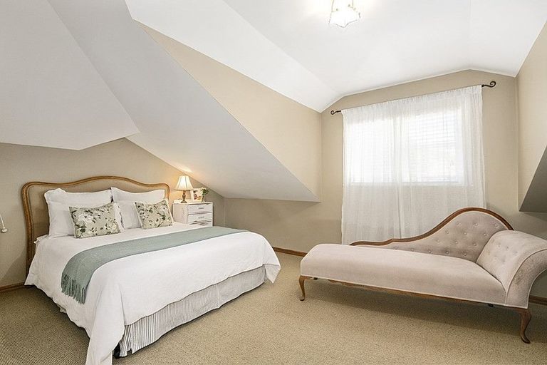 Photo of property in 2 Barton Road, Heretaunga, Upper Hutt, 5018