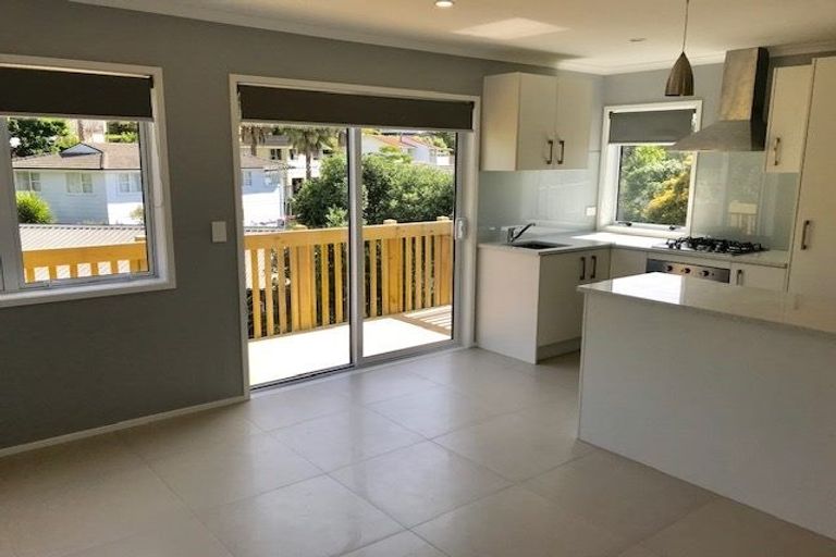 Photo of property in 20 Cypress Place, Sunnynook, Auckland, 0620