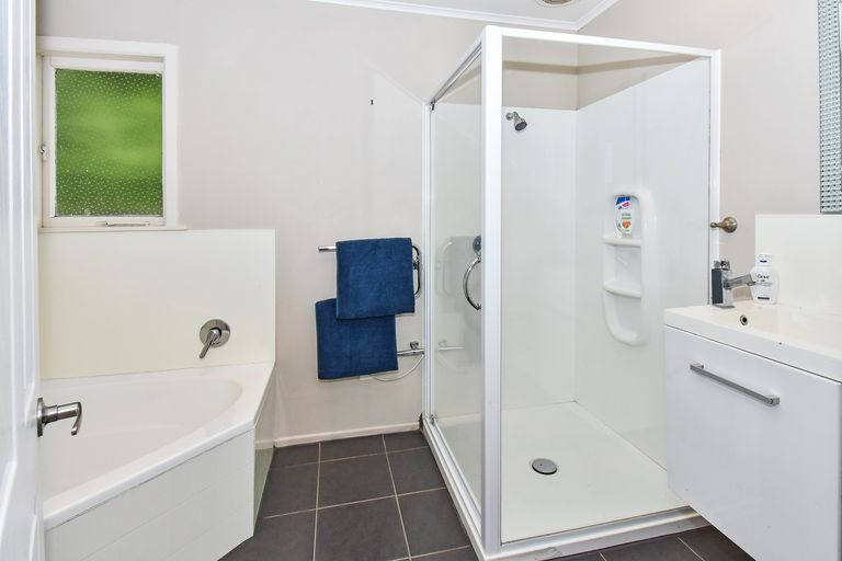 Photo of property in 431a Great South Road, Opaheke, Papakura, 2113