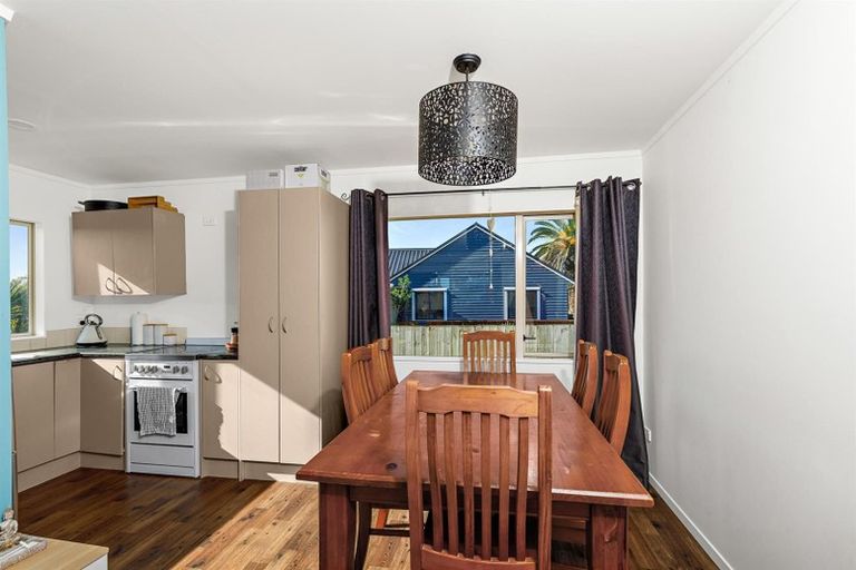 Photo of property in 49a Springs Road, Parakai, 0830