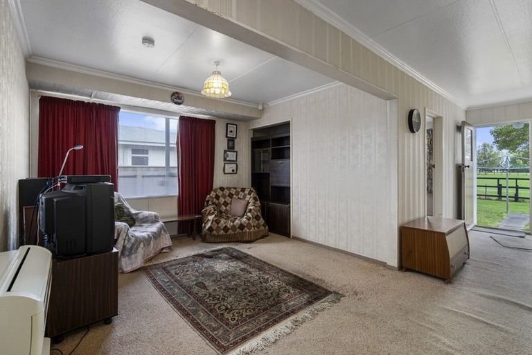 Photo of property in 8 Egmont Place, Westbrook, Palmerston North, 4412