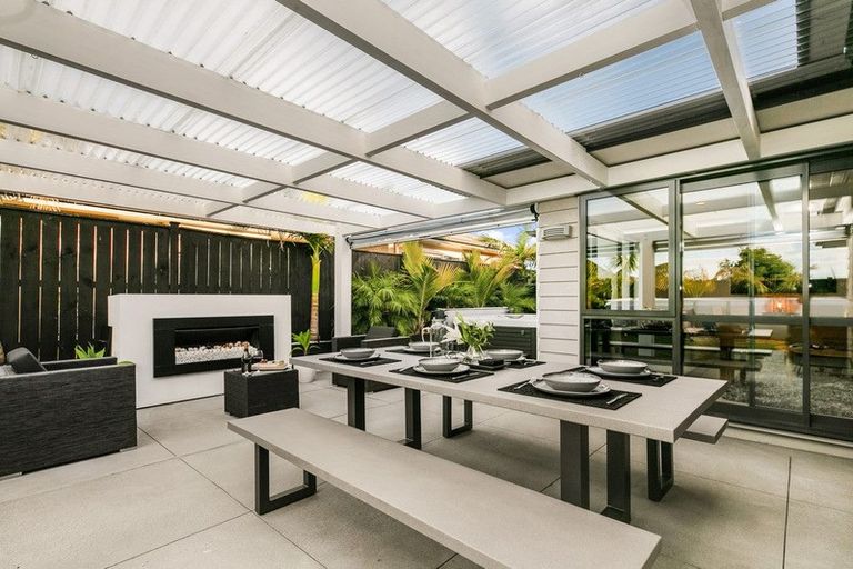 Photo of property in 11 Creda Road, Wattle Downs, Auckland, 2103