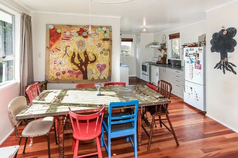 Photo of property in 99 Arimu Road, Papakura, 2110