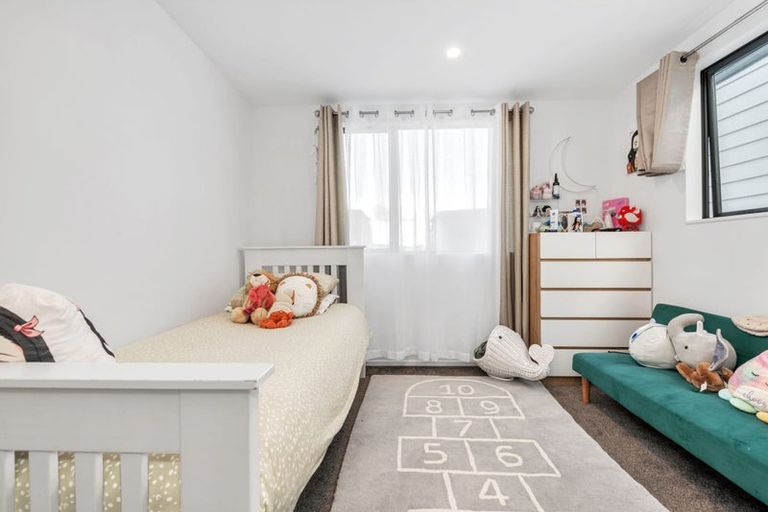 Photo of property in 48 Parahau Road, Papakura, 2110