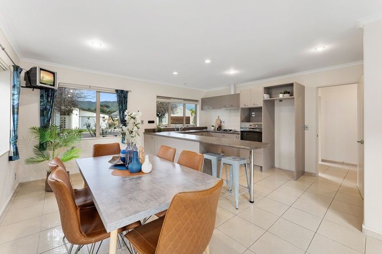 Photo of property in 5 Fairway Oaks Drive, Waikanae Beach, Waikanae, 5036
