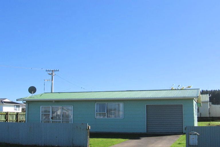 Photo of property in 49 Edinburgh Terrace, Foxton Beach, Foxton, 4815