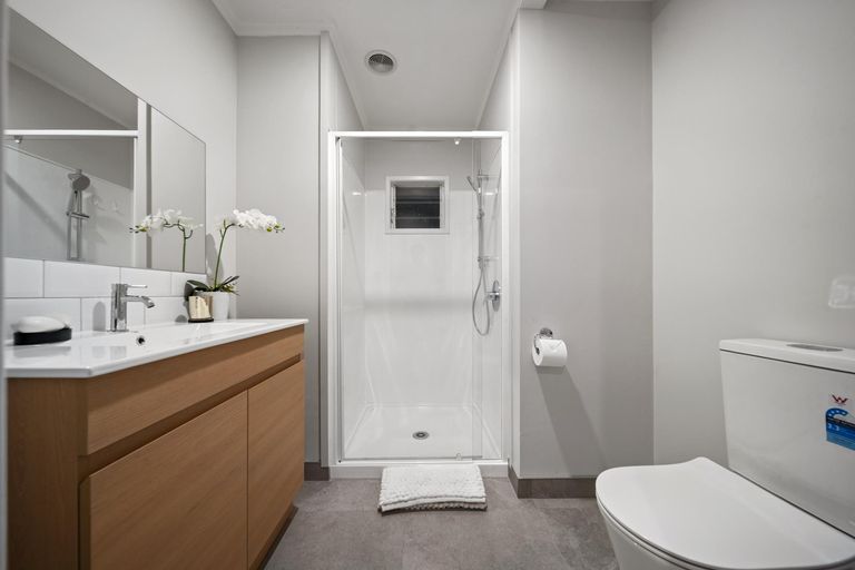 Photo of property in 6 Youngs Road, Papakura, 2110