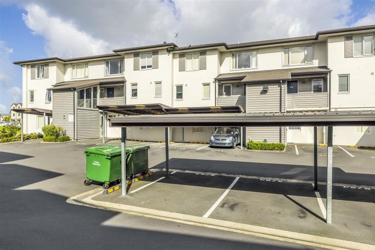 Photo of property in 5/23 Opito Way, East Tamaki, Auckland, 2013
