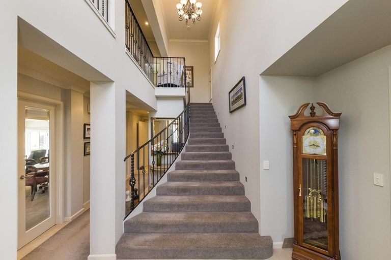 Photo of property in 7 Fairway Grove, Hokowhitu, Palmerston North, 4410