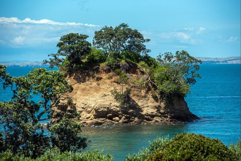 Photo of property in 59-61 Rock Isle Road, Torbay, Auckland, 0630