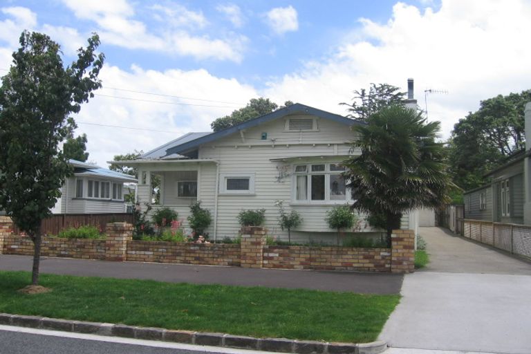 Photo of property in 4 Adam Street, Greenlane, Auckland, 1051