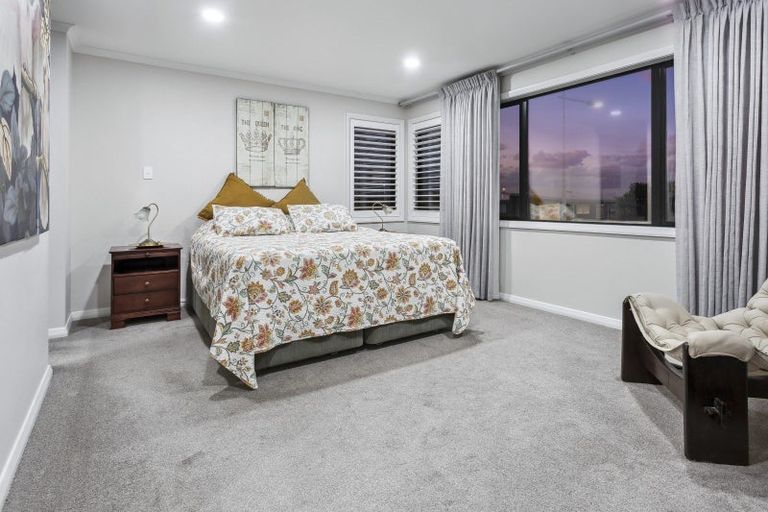 Photo of property in 10 Tawatawa Street, Long Bay, Auckland, 0630