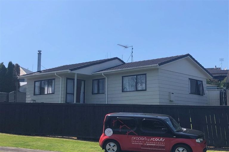Photo of property in 4a Pokapu Place, Bethlehem, Tauranga, 3110