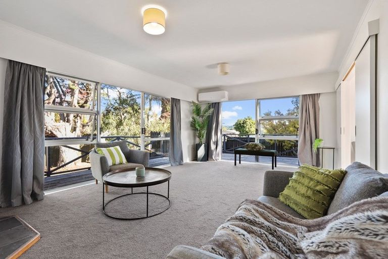 Photo of property in 10 Hinerau Street, Henderson, Auckland, 0612