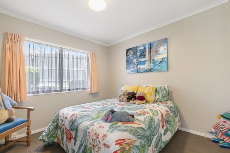 Photo of property in 14 John Lister Close, Golflands, Auckland, 2013
