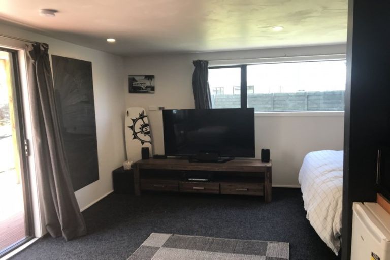 Photo of property in 2 Daniel Street, Martinborough, 5711