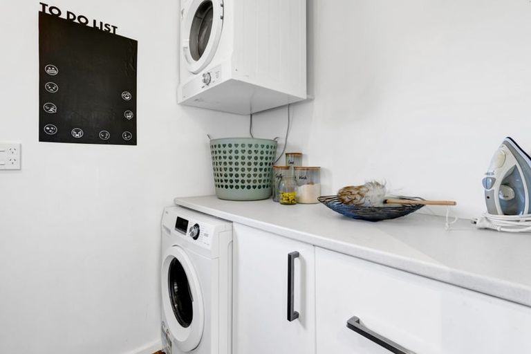 Photo of property in 73 Rewa Street, Inglewood, 4330