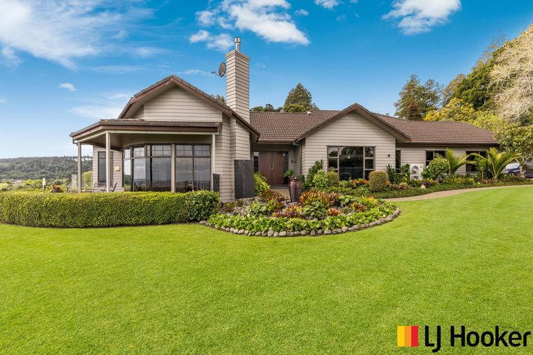 Photo of property in 39 Harry Dreadon Road, Opaheke, Papakura, 2584