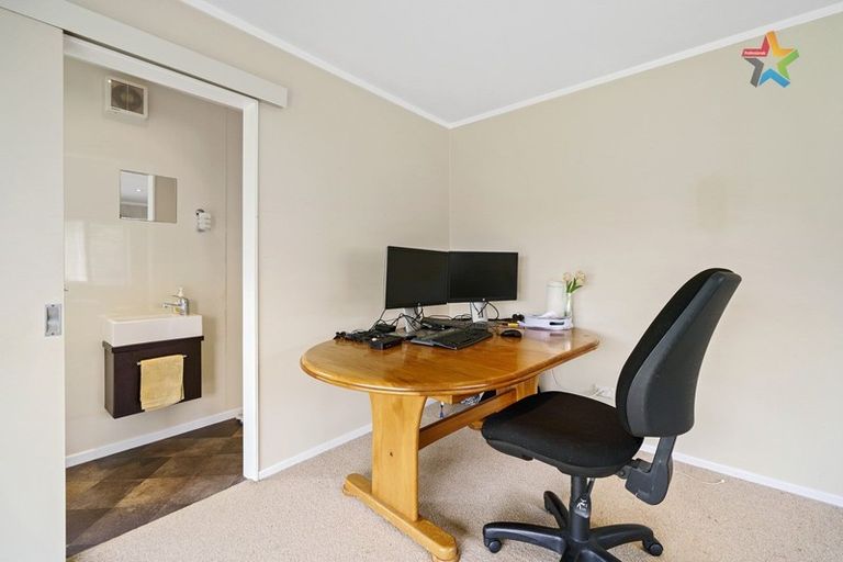 Photo of property in 25 Larchmont Grove, Totara Park, Upper Hutt, 5018