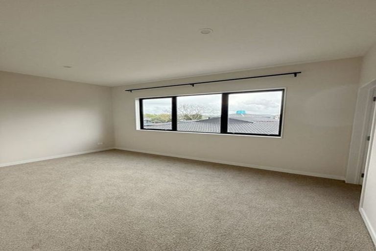Photo of property in 73 Hutchinsons Road, Bucklands Beach, Auckland, 2014