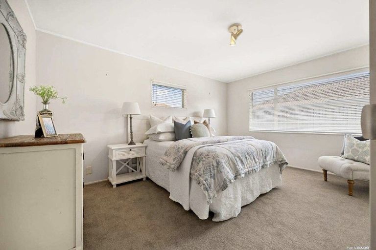 Photo of property in 1/12 Arrathorne Place, Northpark, Auckland, 2013