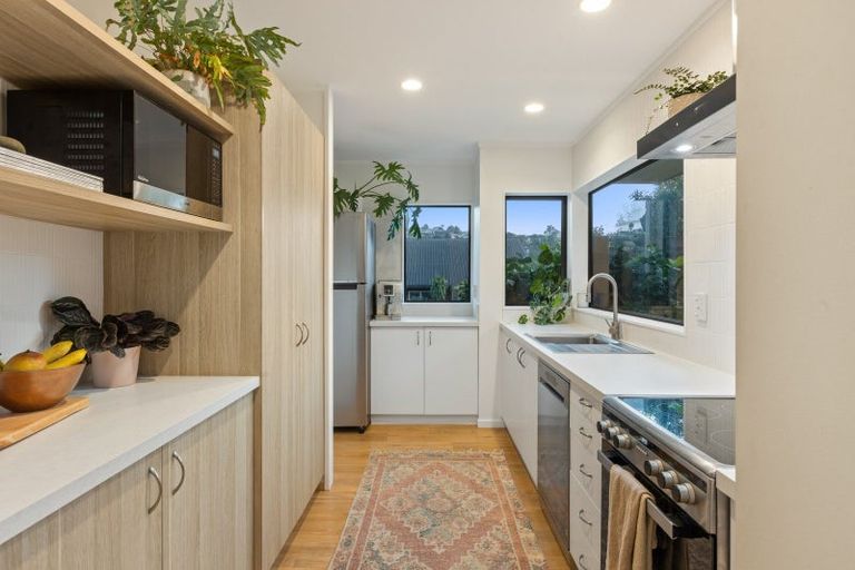 Photo of property in 2/67 Donald Street, Stanmore Bay, Whangaparaoa, 0932