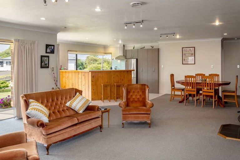 Photo of property in 17 Ruahine Street, Dannevirke, 4930