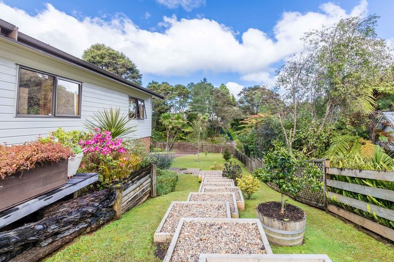 Photo of property in 143 Woodlands Park Road, Titirangi, Auckland, 0604