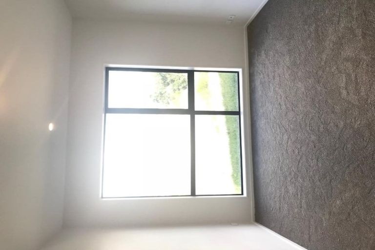 Photo of property in 58 Ascension Crescent, Orewa, 0931