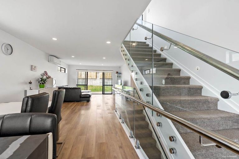 Photo of property in 22b Thornlow Street, Glendene, Auckland, 0602