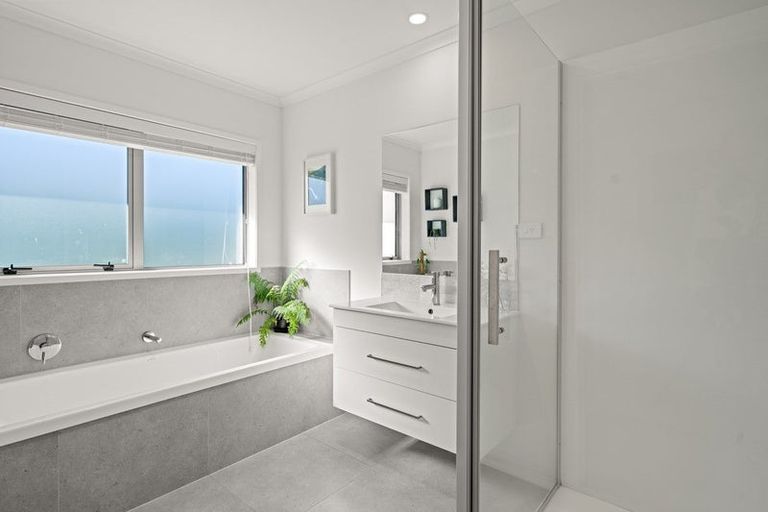 Photo of property in 51 Te Wharo Drive, Papamoa, 3118