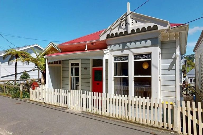 Photo of property in 140 Russell Terrace, Berhampore, Wellington, 6023