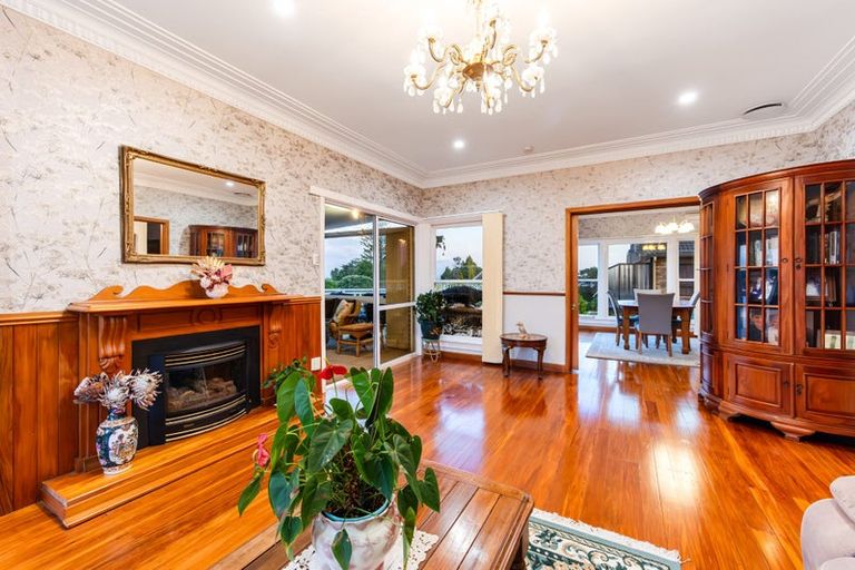 Photo of property in 148a Cliff View Drive, Green Bay, Auckland, 0604