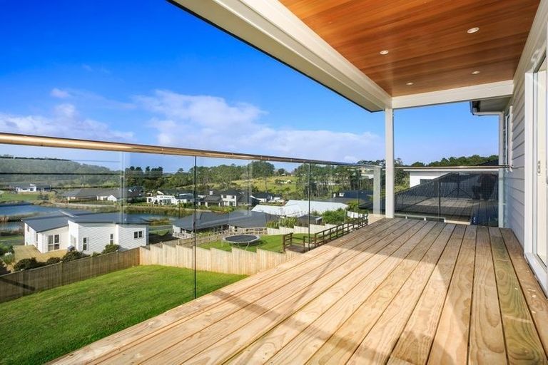 Photo of property in 94 Pohutukawa Parade, Riverhead, 0820