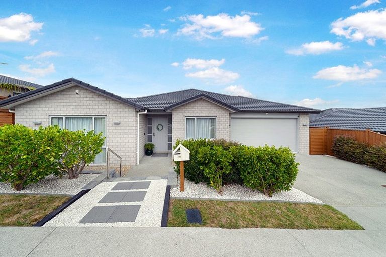 Photo of property in 16 Tararua Street, Massey, Auckland, 0614