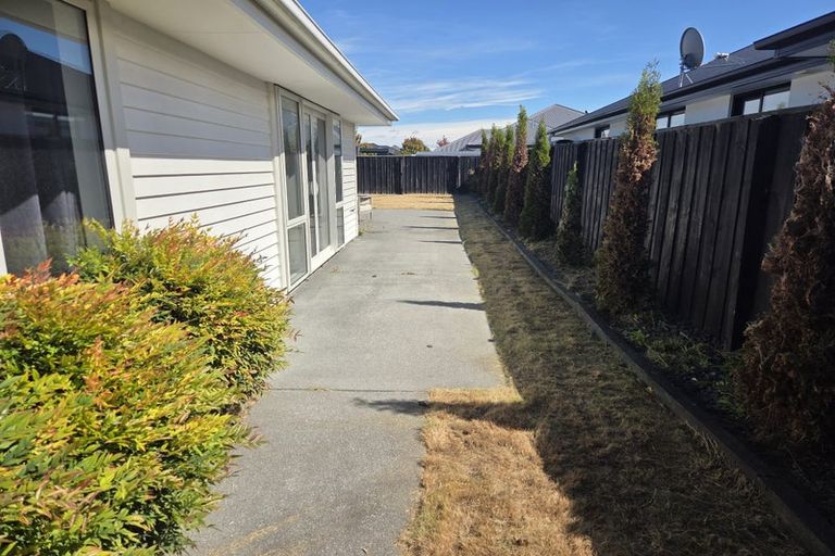 Photo of property in 16 Highgate Drive, Rangiora, 7400