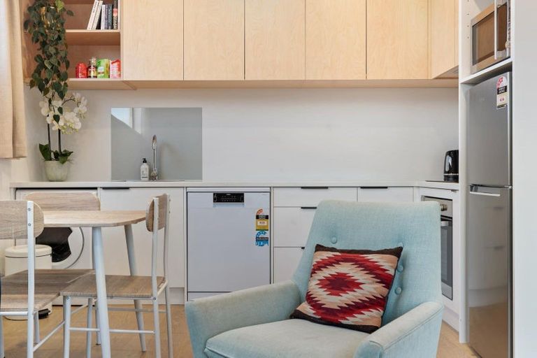 Photo of property in 5 Brodie Avenue, Arrowtown, 9302